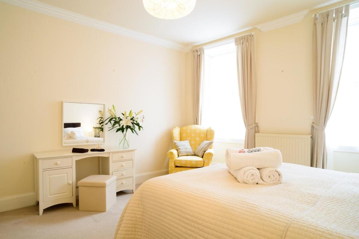 Apartment Beautiful Georgian 2 Bedroom Flat *