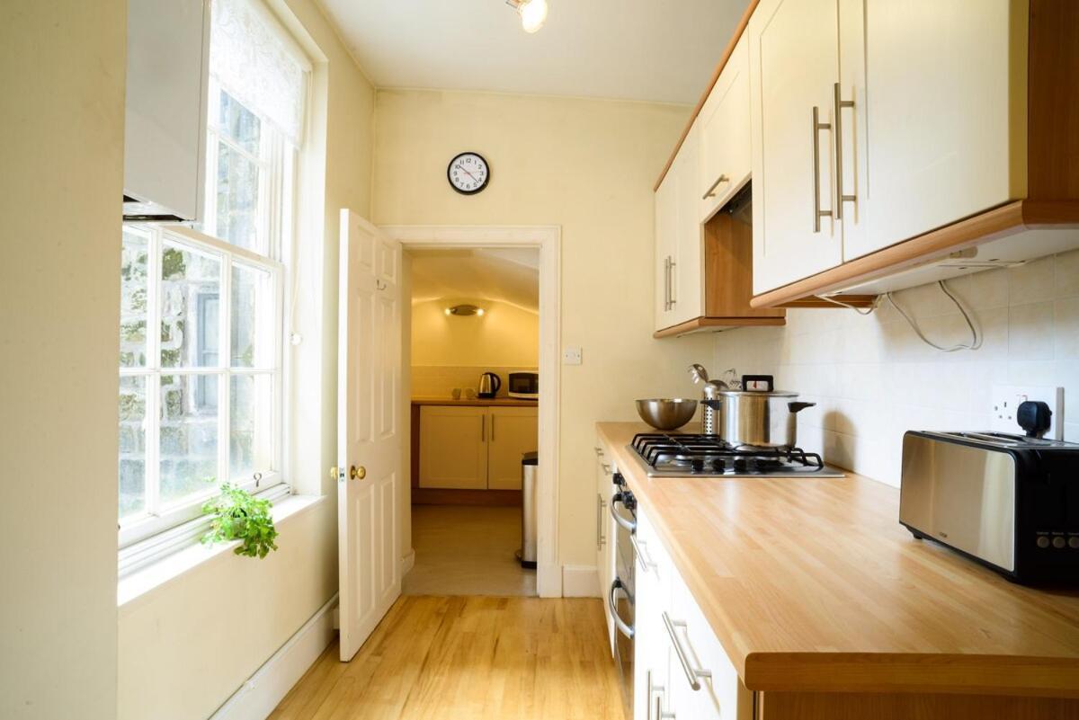 Beautiful Georgian 2 Bedroom Flat Apartment